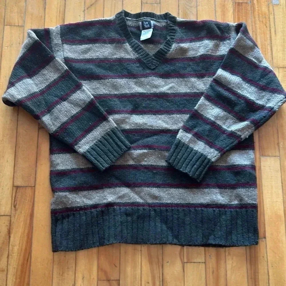 Vintage Men’s collection wool blend vneck sweater